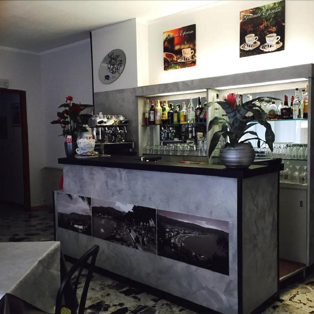 Hotel Capri Діано-Марина Екстер'єр фото