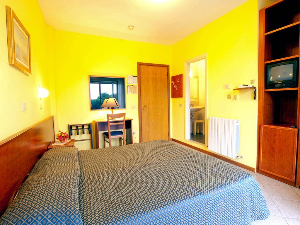 Hotel Capri Діано-Марина Номер фото