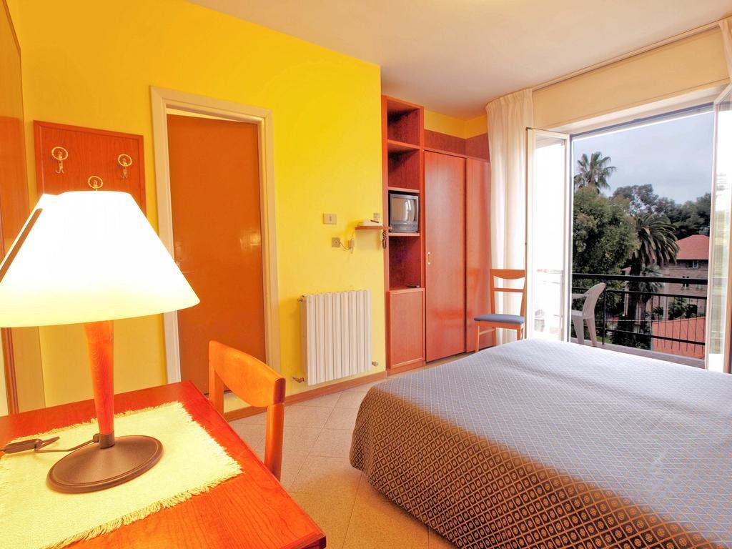 Hotel Capri Діано-Марина Номер фото